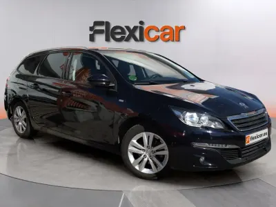 Usado Peugeot 308 SW Style 131 CV (96 kW) 2017 Negro Familiar