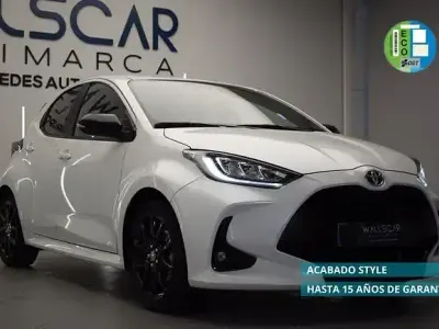 Usado Toyota Yaris Style 115 CV (84 kW) 2022 Blanco Utilitario