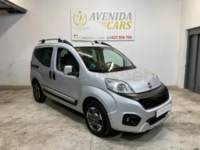 Usado Fiat Qubo Trekking 95 CV (69 kW) 2019 Gris / plata Monovolumen