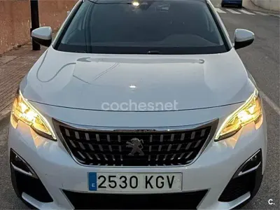 Usado Peugeot 3008 Allure 120 CV (88 kW) 2018 Blanco SUV