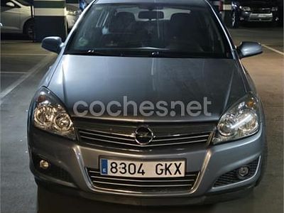 Usado Opel Astra Enjoy 115 CV (84 kW) 2009 Gris / plata Berlina