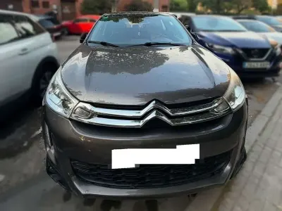 Usado Citroën C4 Aircross Seduction 114 CV (83 kW) 2014 Gris SUV