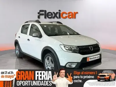 Usado Dacia Sandero Comfort 90 CV (66 kW) 2019 Blanco