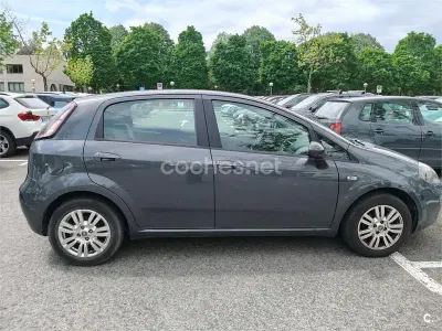 Usado Fiat Punto Easy 75 CV (55 kW) 2012 Gris / plata Utilitario