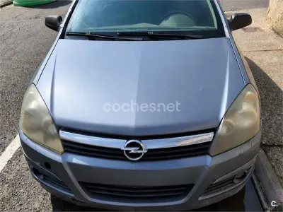 Usado Opel Astra Cosmo 120 CV (88 kW) 2005 Gris / plata Berlina