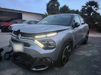 Usado Citroën C4 Shine 130 CV (95 kW) 2022 Gris / plata Berlina