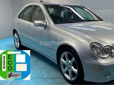 Usado Mercedes C180 Sport Edition 143 CV (105 kW) 2007 Gris / plata Berlina
