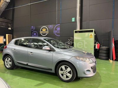 Gris / plata Usado 2010 Renault Mégane III Dynamique Berlina | 4990 € (Un poco caro)