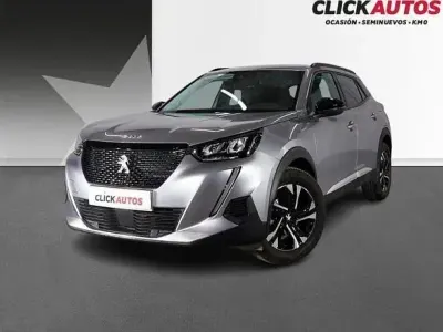 Usado Peugeot 2008 Allure 100 CV (73 kW) 2022 Gris SUV
