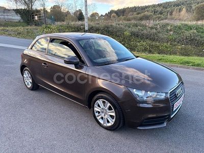 Marrón Usado 2011 Audi A1 Ambition Berlina | 8500 € (Precio justo)