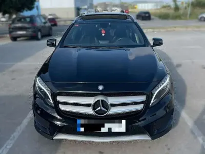 Usado Mercedes GLA220 AMG line 170 CV (125 kW) 2015 Negro SUV