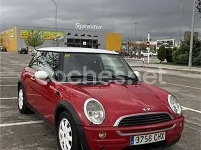 Usado Mini ONE 90 CV (66 kW) 2003 Rojo Utilitario