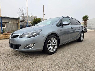 Usado Opel Astra Sportive 110 CV (80 kW) 2012 Gris / plata Familiar