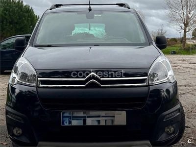 Usado Citroën Berlingo Feel 120 CV (88 kW) 2016 Negro Monovolumen