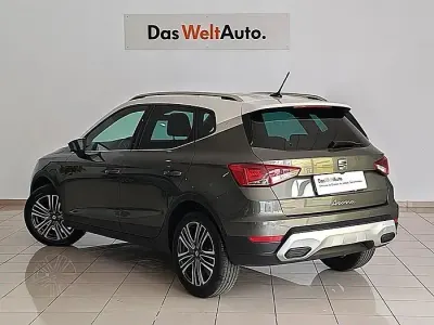 Usado Seat Arona Xperience 115 CV (84 kW) 2025 Gris SUV