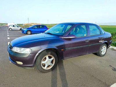 usado Opel Vectra 1.6 16v