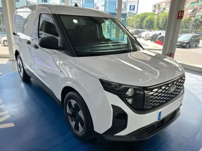 Nuevo Ford Transit Courier Trend 53 kW (73 CV) 2025 Blanco Van