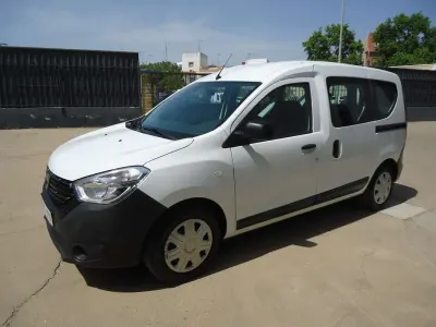 Usado Dacia Dokker Essentiel 109 CV (80 kW) 2021 Blanco Monovolumen
