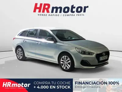 Usado Hyundai i30 GO! 120 CV (88 kW) 2019 Gris / plata Familiar
