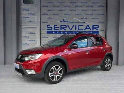 Usado Dacia Sandero Essentiel 95 CV (69 kW) 2020 Rojo Berlina