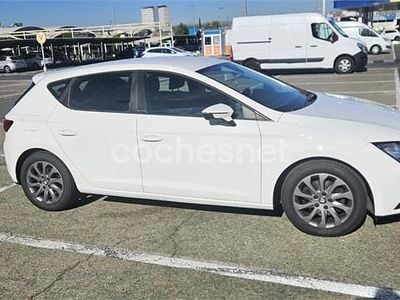 Usado Seat Leon Ecomotive 110 CV (80 kW) 2015 Blanco Berlina