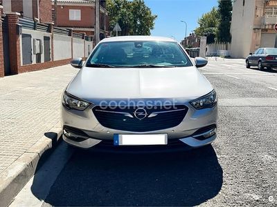 Gris / plata Usado 2018 Opel Insignia Business Berlina | 11.000 € (Caro)