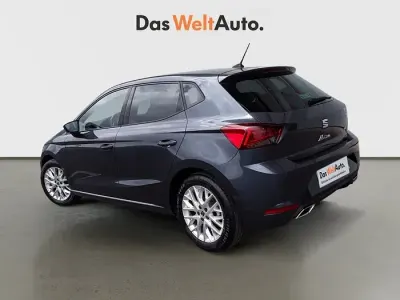 Usado Seat Ibiza FR 115 CV (84 kW) 2025 Gris Utilitario