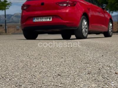 Rojo Usado 2012 Seat Leon Reference Berlina | 8800 € (Un poco caro)