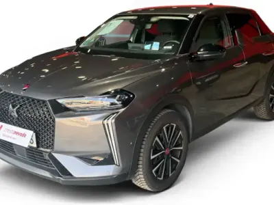 Usado DS Automobiles DS3 Crossback Performance 131 CV (96 kW) 2023 Gris / plata SUV