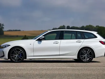 Usado BMW 318 Comfort Edition 150 CV (110 kW) 2025 Blanco Familiar