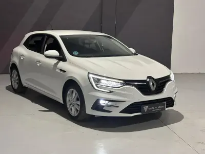Begagnad Renault Mégane II Business 115 HK (84 kW) 2022 Vit Sedan
