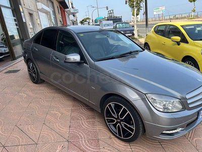 Usado Mercedes C200 Avantgarde 136 CV (100 kW) 2011 Gris / plata Berlina