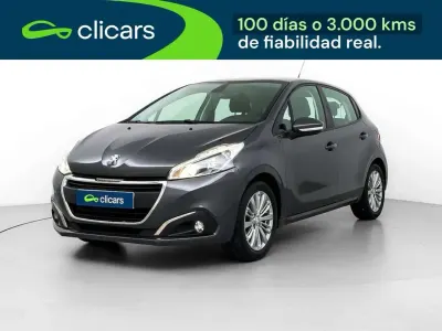 Usado Peugeot 208 Active 83 CV (61 kW) 2018 Gris Utilitario