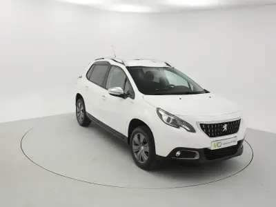 Käytetty Peugeot 2008 Style 82 HP (60 kW) 2018 Valkoinen Katumaasturi