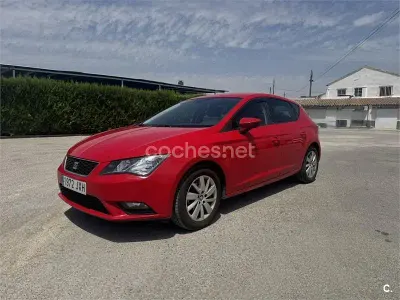 Usado Seat Leon Style 110 CV (80 kW) 2017 Rojo Berlina