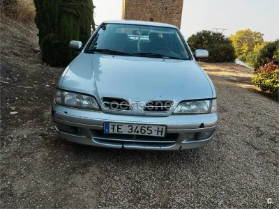 Usado Nissan Primera 102 CV (75 kW) 1997 Gris / plata Familiar