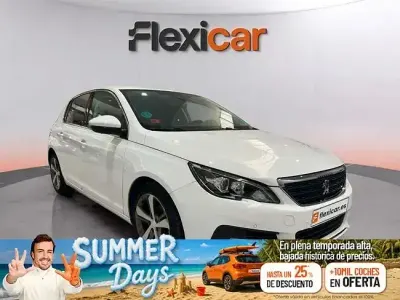 Usado Peugeot 308 Access 100 CV (73 kW) 2019 Blanco Berlina