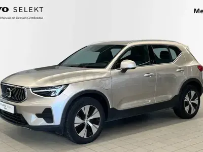 Usado Volvo XC40 Core 211 CV (155 kW) 2023 Gris / plata SUV