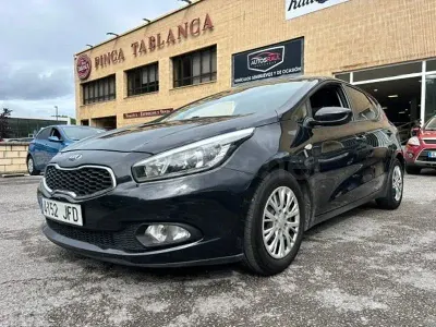 Usado Kia Ceed GT 90 CV (66 kW) 2015 Negro Berlina