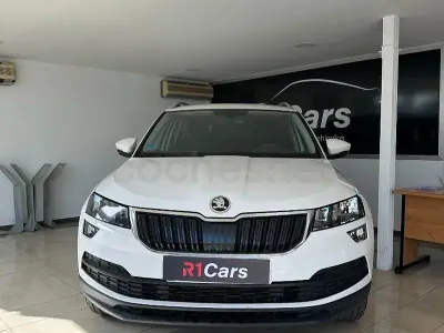 Usado Skoda Karoq Ambition 150 CV (110 kW) 2021 Blanco SUV