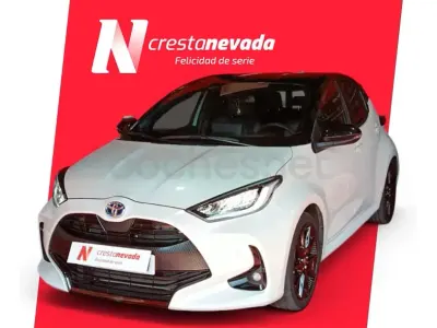 Usado Toyota Yaris Hybrid Edition 116 CV (85 kW) 2022 Blanco Berlina