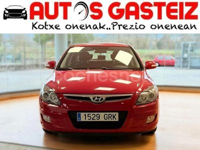 Rojo Usado 2009 Hyundai i30 Comfort Berlina | 5490 € (Precio justo)