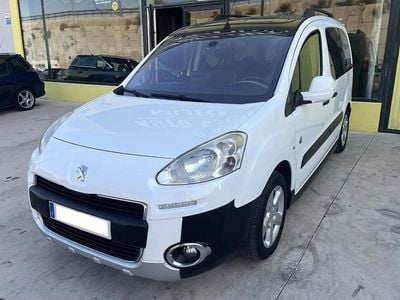 Begagnad Peugeot Partner Tepee Outdoor 115 HK (84 kW) 2014 Vit Minibuss