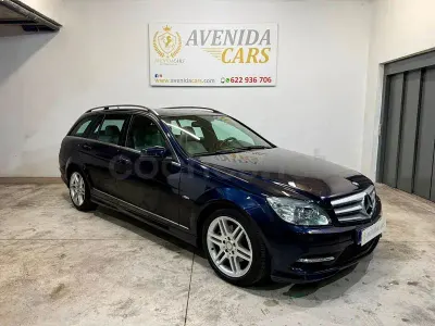 Usado Mercedes C220 170 CV (125 kW) 2010 Azul Familiar
