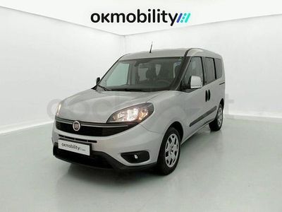 Usado Fiat Doblò Easy 120 CV (88 kW) 2023 Gris / plata Monovolumen