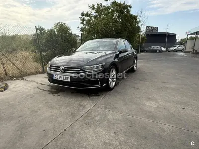 Usado VW Passat GTE 218 CV (160 kW) 2019 Negro Berlina