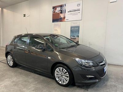 Usado Opel Astra Selective 115 CV (84 kW) 2014 Marrón Berlina