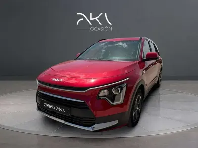 Usado Kia Niro 139 CV (102 kW) 2025 Rojo SUV