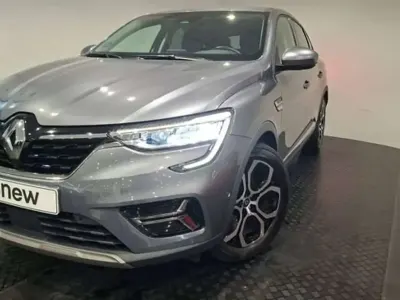 Usado Renault Arkana Zen 145 CV (106 kW) 2022 Gris / plata SUV