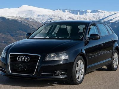 Usado Audi A3 105 CV (77 kW) 2012 Negro Utilitario